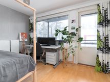 Päämakuuhuone, josta käynti parvekkeelle