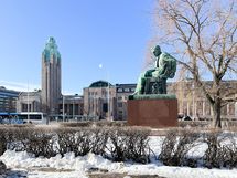 Helsingin päärautatieasema ja kaikki keskustan palvelut kävelyetäisyydellä.
