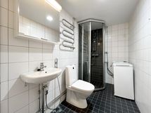 Pyykinpesukone jää tarvittaessa vuokralaisen käyttöön.