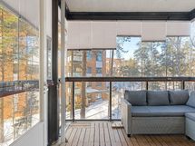 Metsäiset näkymät kesät talvet.