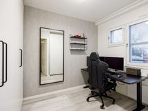 Alakerran makuuhuone