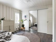 Hyvät peililiukuovelliset kaapistot