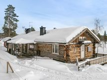 Päärakennuksen etupiha ja sisäänkäynti