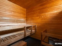 Taloyhtiön sauna.