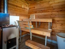 Sauna lämpiää puilla