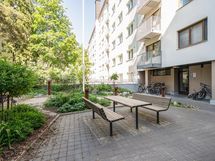 taloyhtiön sisäpiha