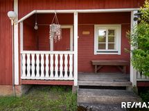 Saunan pukuhuone ja sauna