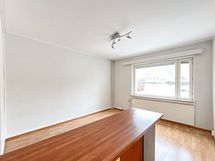 Valoisa asuinhuone on helppo sisustaa mieluisekseen.