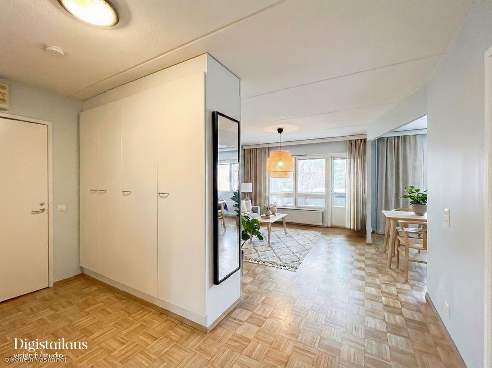 Tervetuloa 4. kerroksen huoneistoon, joka sijaitsee Keskuspuiston katveessa. lähellä palveluja.