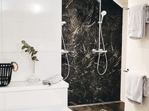 Myyjän kuva kylpyhuoneesta