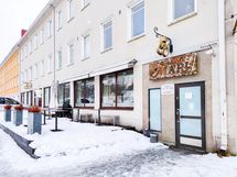 Kahvila konditoria Mari on vajaan 300 metrin päässä.