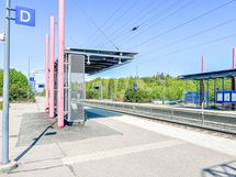 Masalan juna-asemalle on reilu minuutin ajomatka. Kävellen aikaa menee noin 15 minuuttia (1,1km).