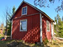 Vanha asuinrakennus, joka vuonna 2011 muutettu talousrakennukseksi