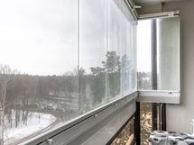 Näkymät korkealta puiden latvojen yli