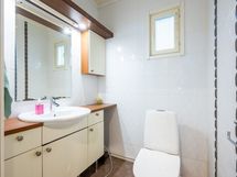 Varsinaisen asuinkerroksen (k+oh+khh+psh+s+ erill. wc)