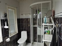 Yläkerran wc-tila / suihku