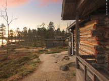 Näkymä takapihan terassilta