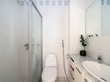 Suihku-wc-tila