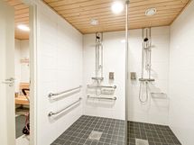 Taloyhtiön saunaosaston pesutilat. C-rapussa, jonne pääsee sisäkautta.