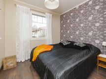 alakerran makuuhuone