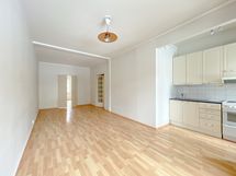 Tilava ja parvekkeellinen läpitalon kaksio juuri putkiremontista valmistuneesta yhtiöstä.