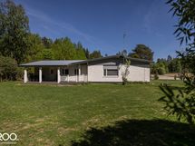 Takapihan julkisivua