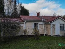 Pihamökki on peruskorjauksen jälkeen ollut aina lämpimänä. Pikkutalo pysyy lämpimänä sähköllä ja varaavalla takalla.