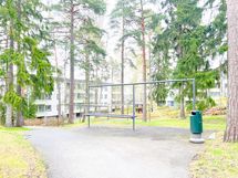 Viihtyisä piha-alue.