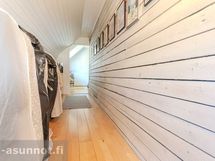 Toisen kerroksen käytävä