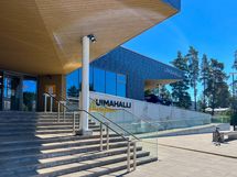 Keravan uimahalli asunnon vieressä.