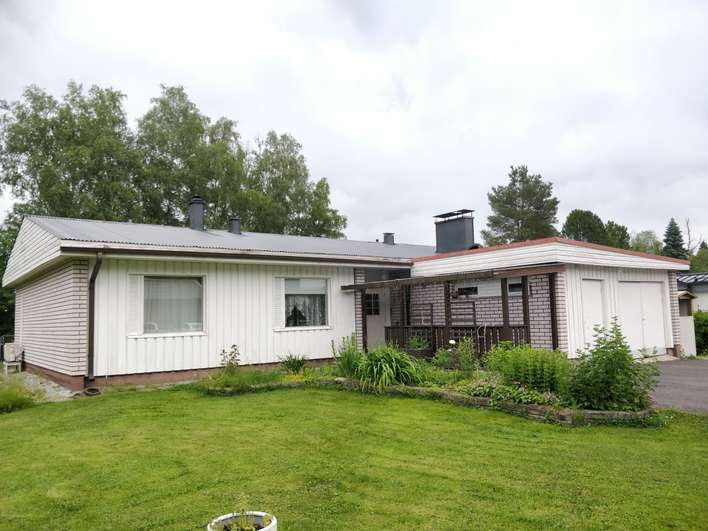 Omakotitalo, 3h+k+pkh/th+ph+s+var.+autotalli, 100/166 m², Laitila, Laitila
