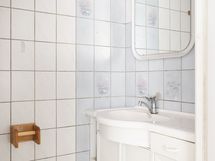Erillinen wc myös alakerrassa