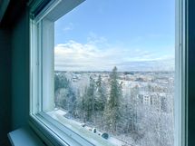 Näkymä olohuoneen ikkunasta pohjoiseen. Olemme ylimmässä kerroksessa