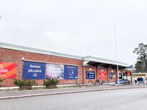 Lähikauppaan kävelee muutamassa minuutissa.