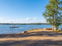 Turrin uimaranta löytyy kivenheiton päästä