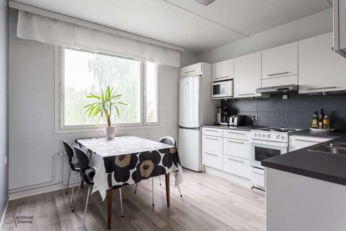 Kerrostalo, 2h, k., kph/wc, lasit.p., 59 m², Hervanta, Tampere