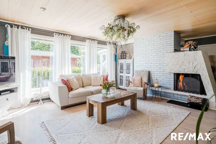 Omakotitalo, 2mh+oh+r+k+khh+ph+s+wc+ask, 110/128 m², Perno, Turku