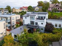 Julkisivu merelle päin / Fasaden mot havet