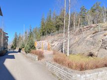 Yhtiön piha-alue on viihtyisä.