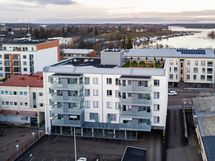 Arkadin julkisivu etelään