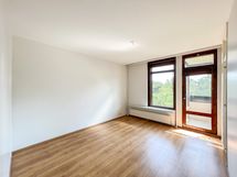 Neljännen kerroksen kodikas ja hyväpohjainen koti hyvällä sijainnilla.