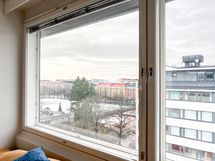 Näkymät ikkunoista Brahen kentälle. Sälekaihtimet ovat valmiina.