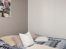 Päämakuuhuone vaatehuoneella