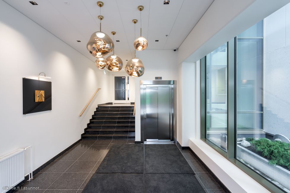 Pääsisäänkäynti Tulilintu 1 krs