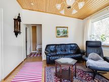 Olohuoneesta keittiöön