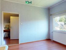 Talo 1, yläkerran makuuhuone.