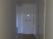 kylpyhuoneesta eteiskäytävään