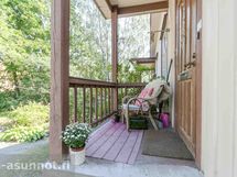 Asunnon oma sisäänkäynti