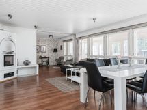 Ruokailutila-olohuone