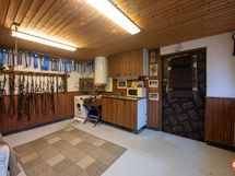 Lämmintä tilaa hevostallissa